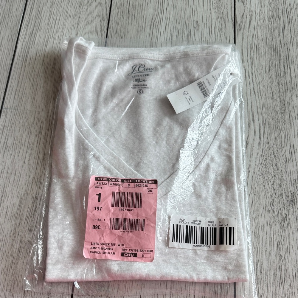 NWT J Crew Linen Tee V Neck size small